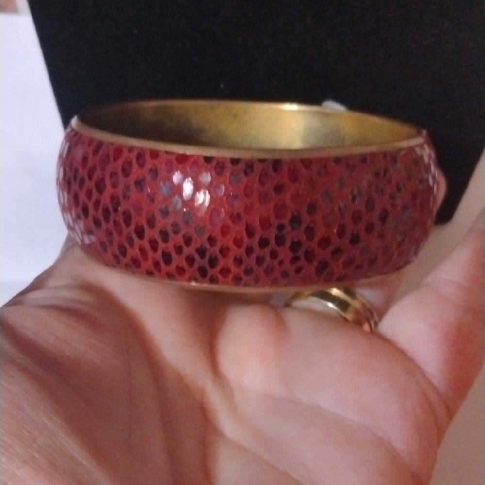 Two's Company red snakeskin bracelet vintage (sku 7017)